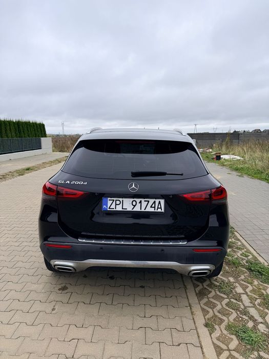 Mercedes-Benz GLA Duży MBUX Niski przebieg CarPlay Android Auto