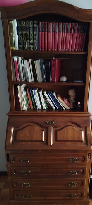 Cama de solteiro clássica