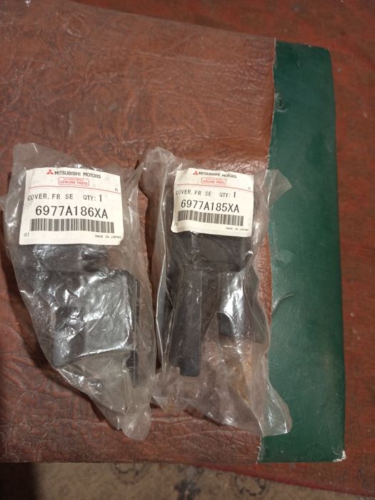 Декор накладки на крепление сидений Mitsubishi Lancer X