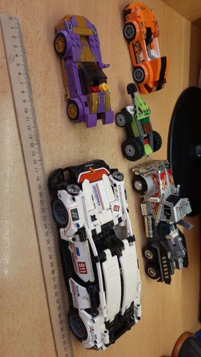 Машинки,погрузчик,автобус,грузовики,вертолёт модели и игрушки