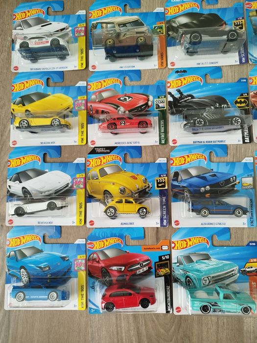 Hot Wheels antigos e recentes