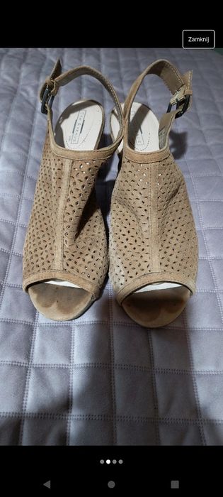 Sandałki na słupku. Wysokość obcasa 8cm