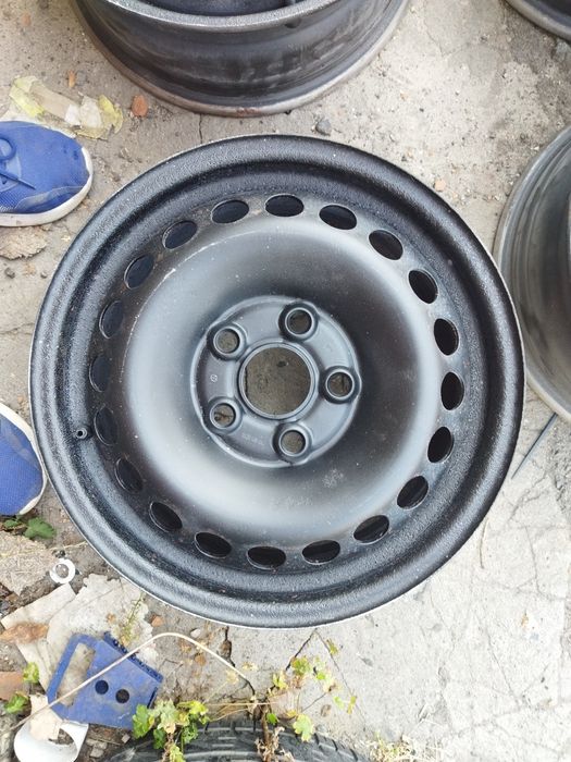 Фолькс Т5 залізо 5/120Р16 заводські з оригінальними ковпачками