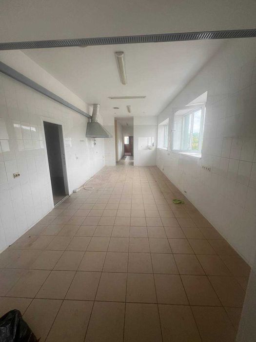 Комплекс будівель, 913 м2, с. Оноківці, вулиця Головна, будинок 41а