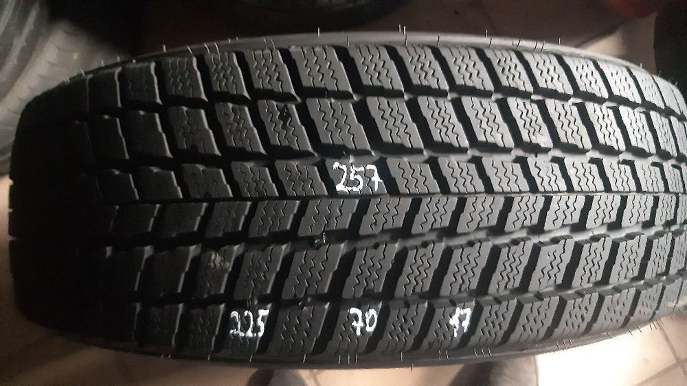 Nexen 225/70/17 nr 257