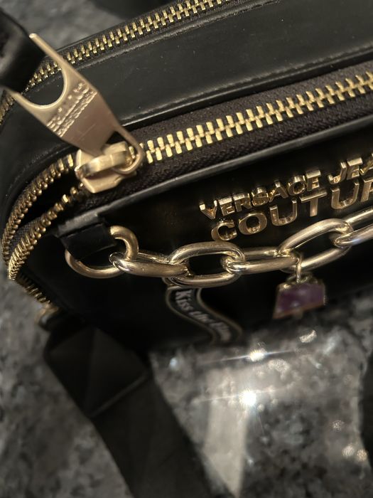 Torebka Versace Jeans Couture z brelokami