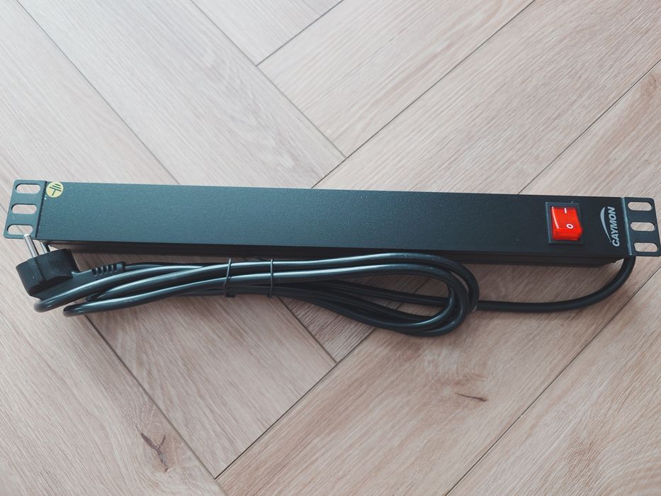 CAYMON PSR118ES/B Listwa zasilająca 19" – 8 gniazd IEC C13 Rack