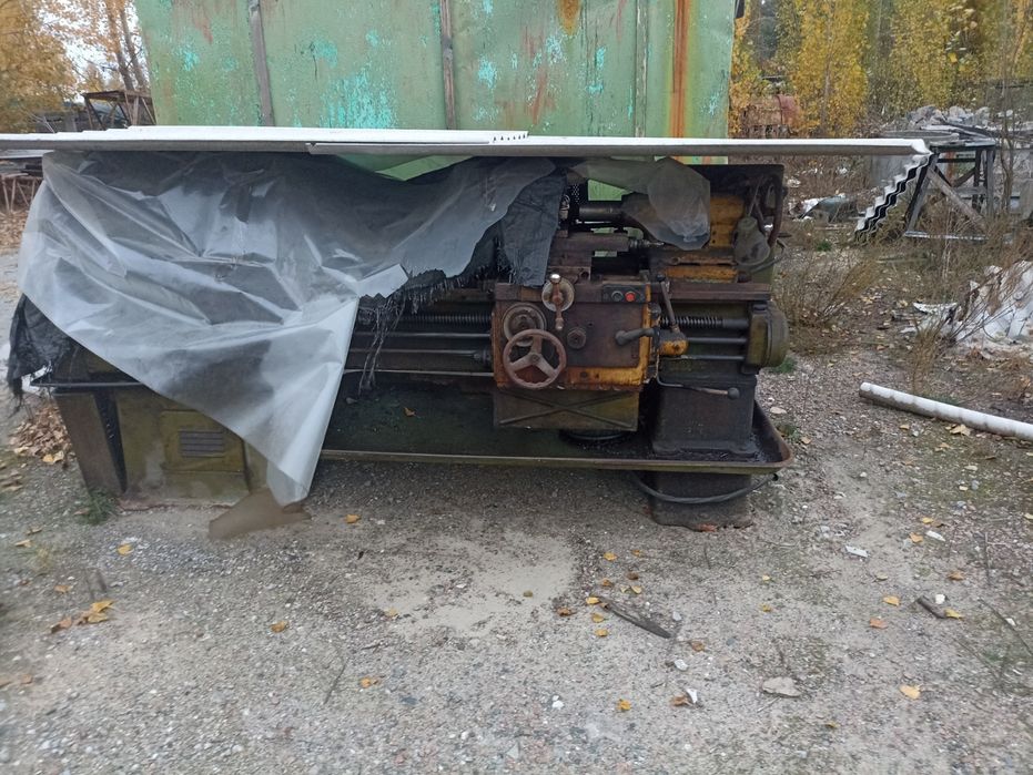 Токарний станок, робочий