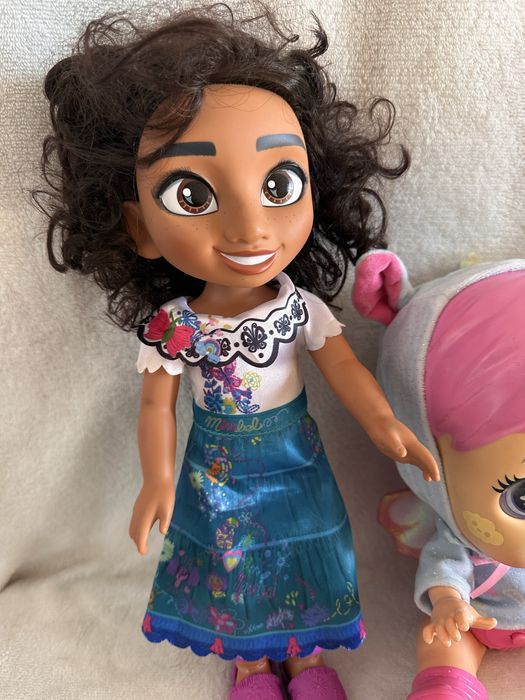 Ляльки Дісней, Cocomelon, Cry baby i Anne Geddes