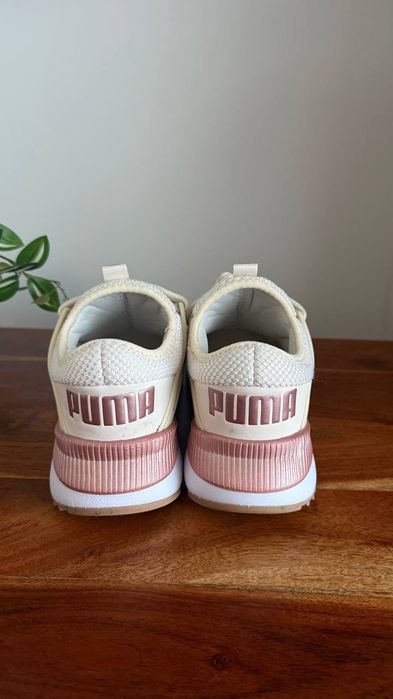 Жіночі кросівки PUMA як нові