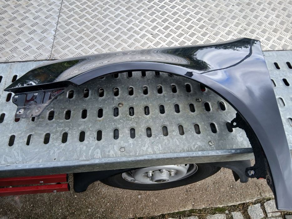 Błotnik lewy volkswagen golf V LC9Z