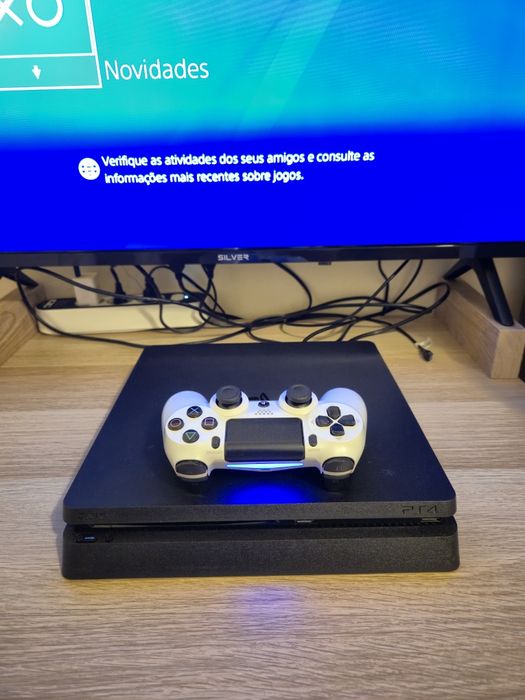 PS4 Slim 500GB + comando ótimo estado