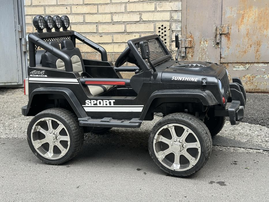 Дитячий електромобіль Jeep Wrangler Rubicon 4×4 (4WD) – ІДЕАЛЬНИЙ СТАН