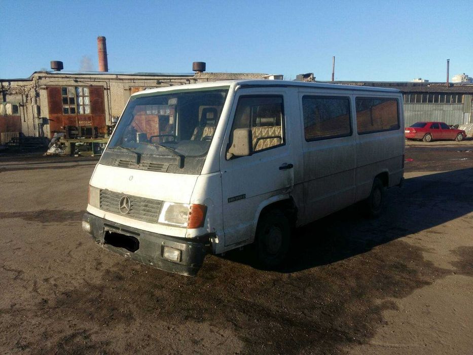 Mercedes W631 MB100 на болты, гайки