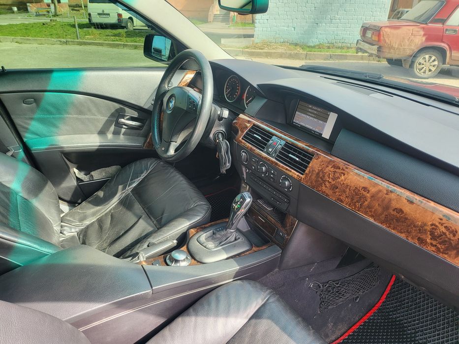 Продам BMW E60 5-серія 2,2л.2004