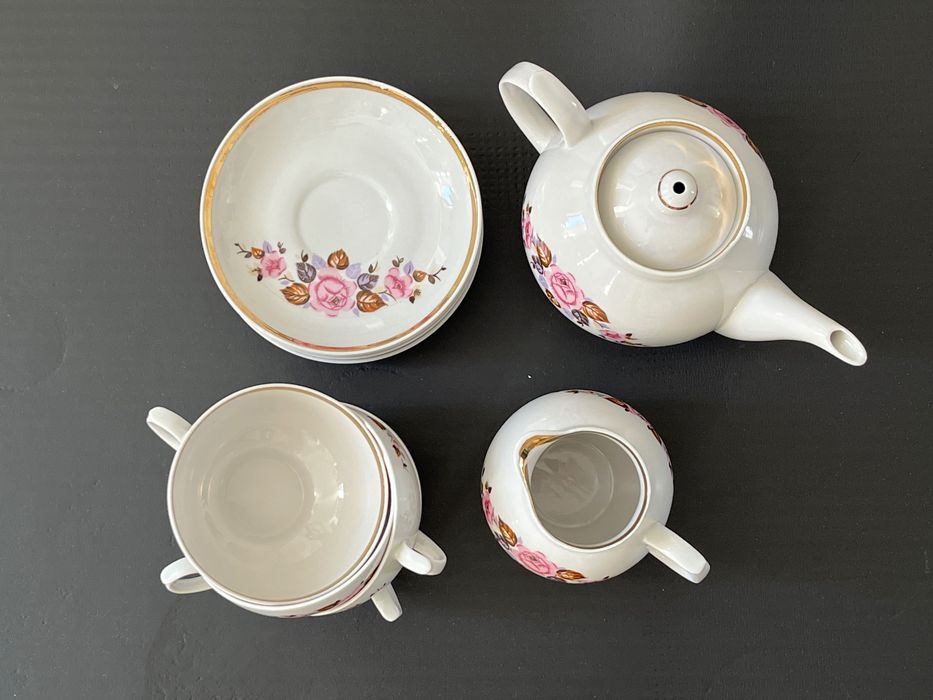 Uroczy porcelanowy serwis Dulevo