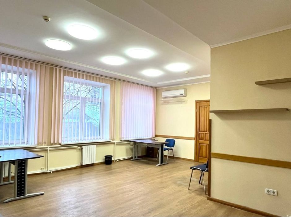 Poslovni prostor, 142 m²