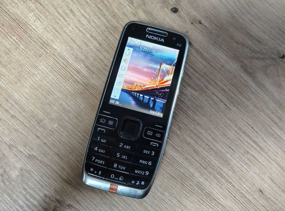 Ładna Nokia e52 / retro / Toruń