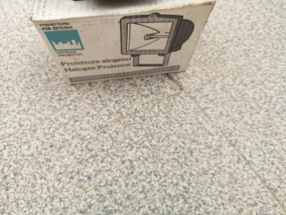 Projector up to 500 W64751164380418121