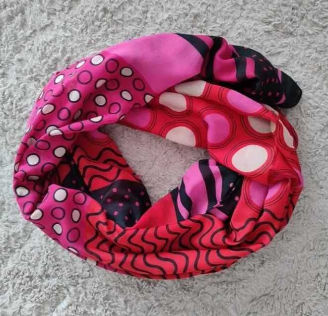 Kolorowy cienki szal