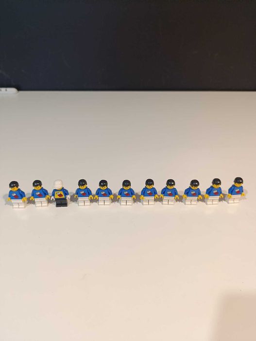 LEGO 3305 World Team Lego System Sports Town - 11 figurek