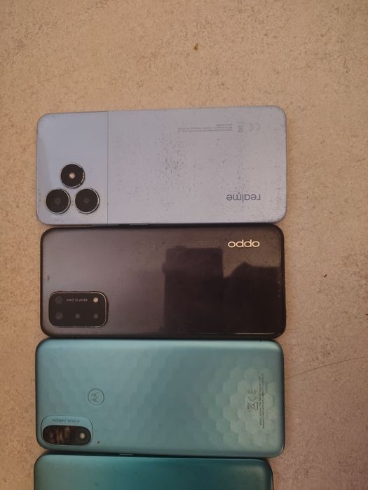 Sprzedam 6 telefonów uszkodzone wyswietlacze