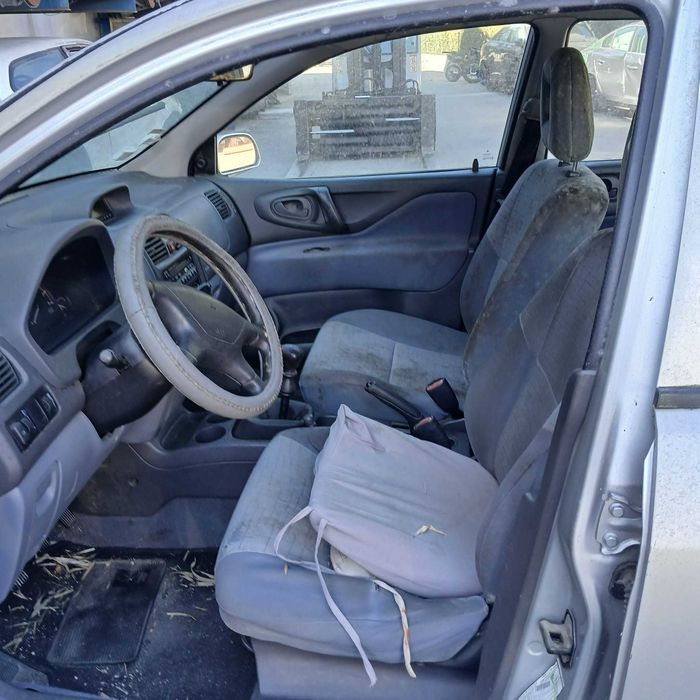 Mitsubishi SpaceStar 1.3 de 2002 - Peças Usadas