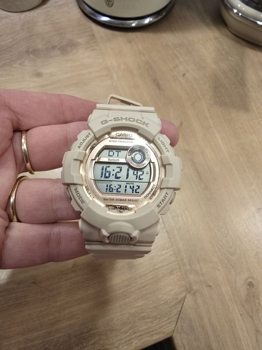 Casio G Shock S beżowo złoty