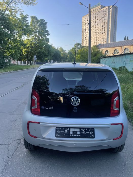 Продам VW e-UP !