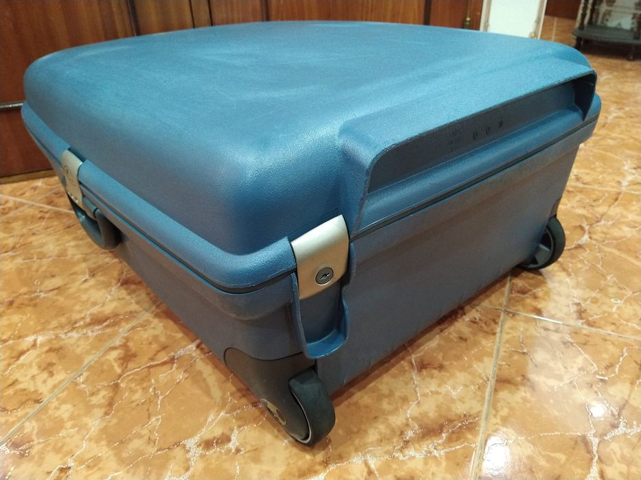 Mala Samsonite malas viagem casa quarto apartamento vivenda.