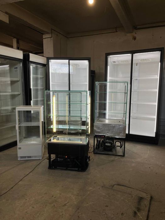 Холодильна вітрина для кондитерки, під замовлення