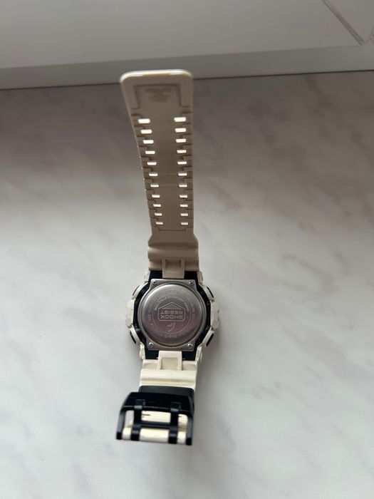Zegarek G-shock biały