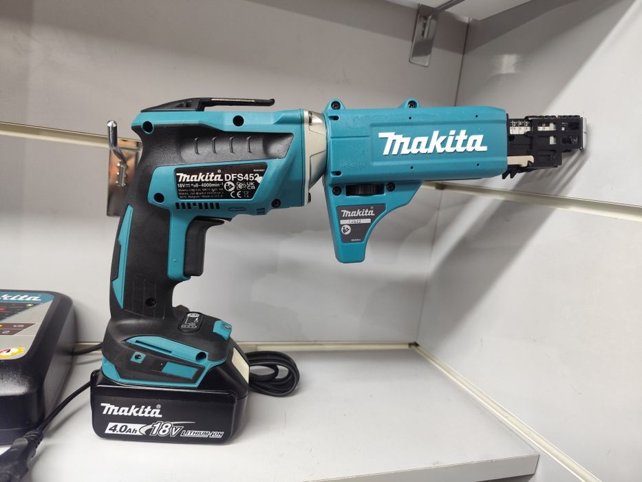 Makita DFS 452 безщітковий акумуляторний стрічковий шуруповерт Макіта