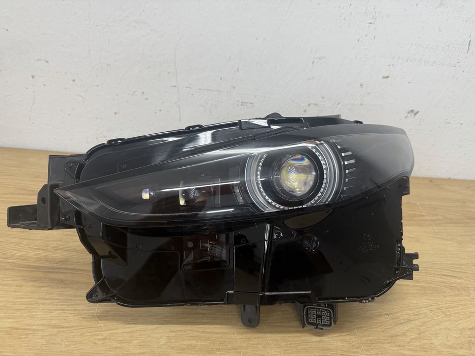 Lampa lewy przod Mazda CX30, kompletna, Europa