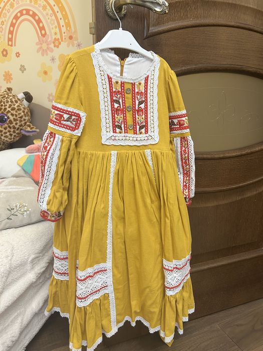 Вишита сукня для дівчинки