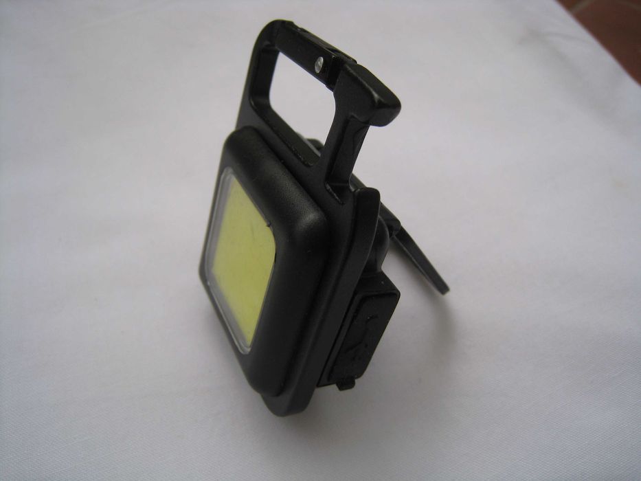 Powerful and Rechargeable Mini LED Flashlight425128873448581121