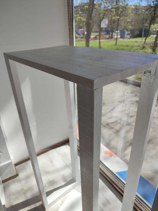 Тумба для квітів чи будь чого для інтер'єра