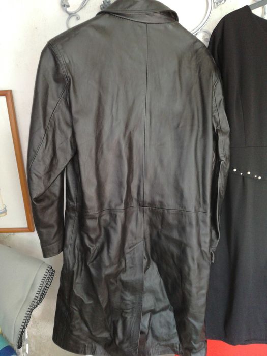 Gabardina preta em pele genuína