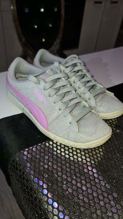 Śliczne Brokatowe Pumy