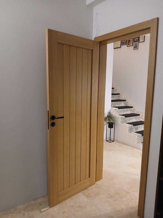 Drzwi wewnętrzne drewniane lakierowane