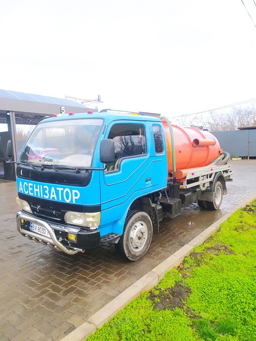 Ассенизатор машина для выкачки ям