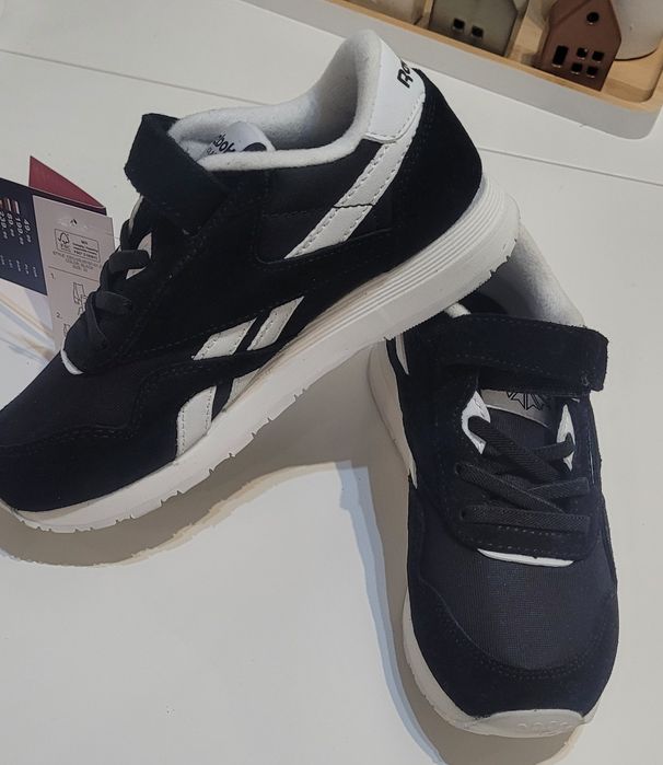 Reebok classic nylon 32