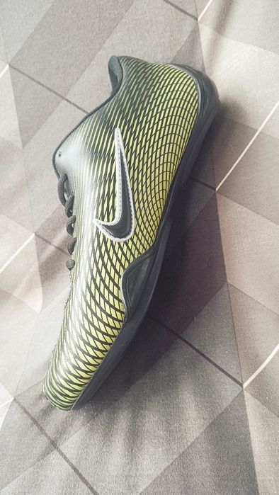 Кроссовки NIKE 42р