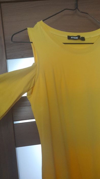 Sukienka z odkrytymi ramionami  xs sinsay