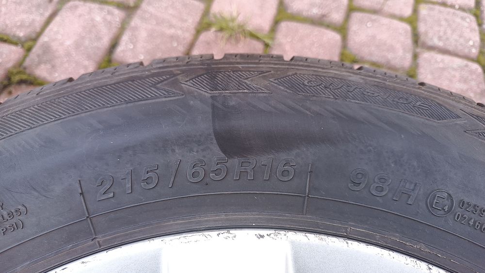 Opony zimowe na felgach aluminiowych 16" Kia sportage Hyundai Tucson