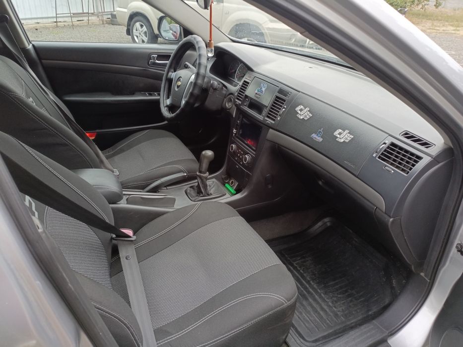 Chevrolet Epica 2.0 рік 2009