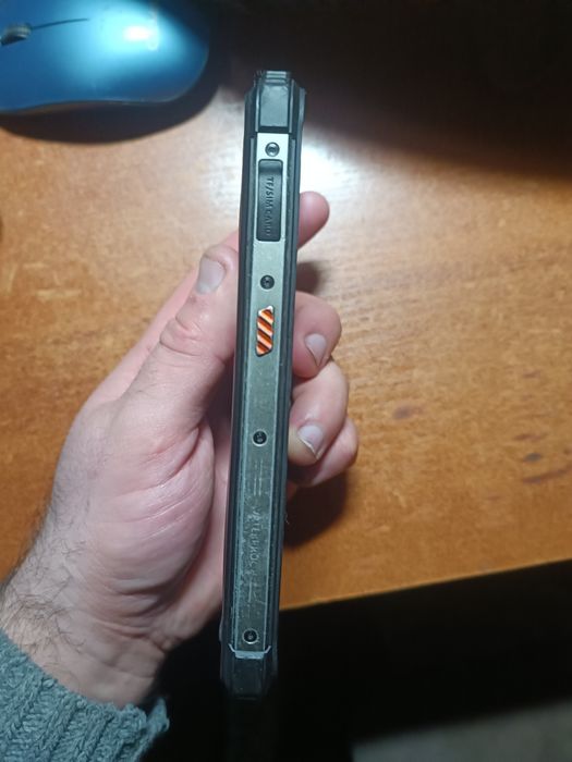 Продам смартфон противоударный Hotwav Cyber 9 Pro (8+128Gb, 7500mAh)