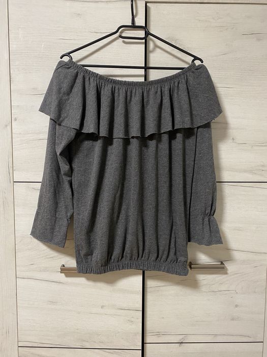 Szara bluzka hiszpanka z odkrytymi ramionami