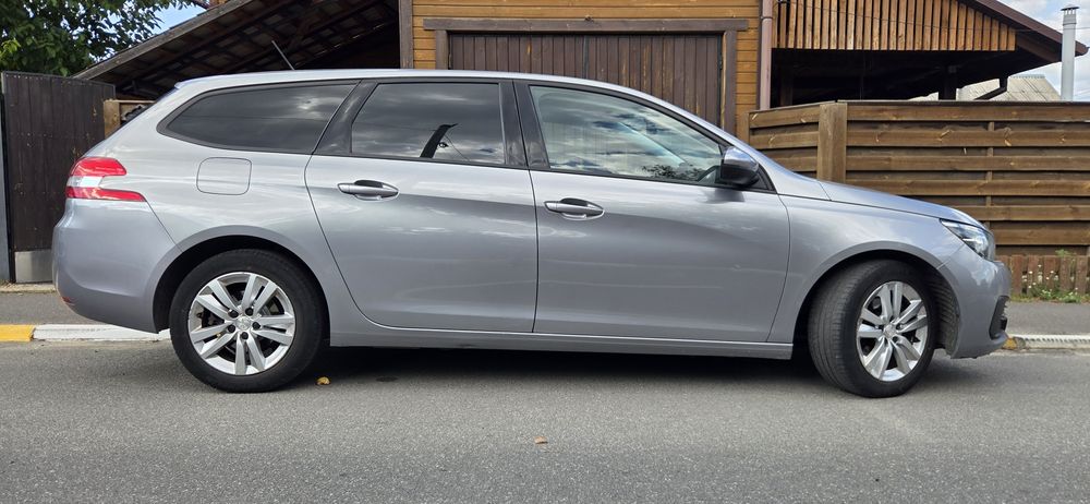 Peugeot 308sw 2018 року