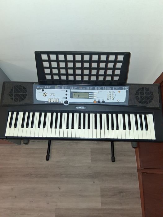Órgão eléctrico yamaha